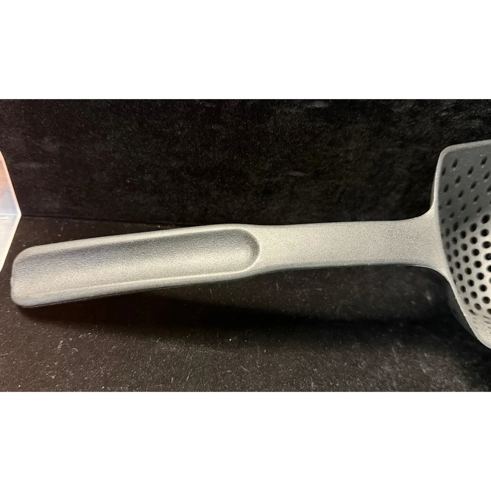 Pampered Chef Gray Kitchen 3pc Tool Set: Scoop Colander, Slotted Spoon, Tongs